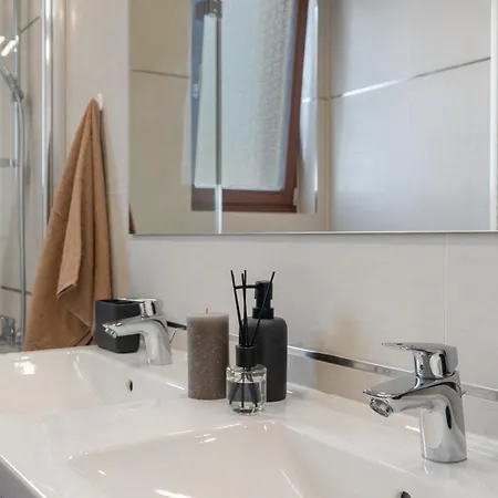 Terrace Royale Apartment *