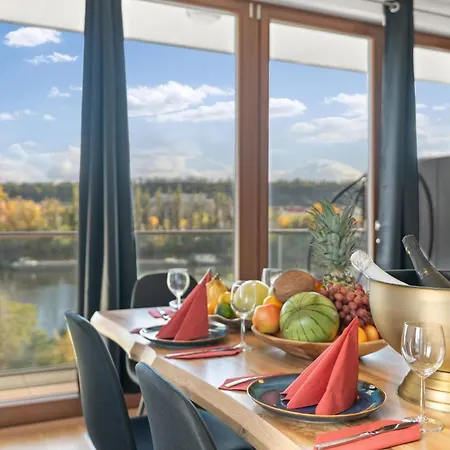 Terrace Royale *